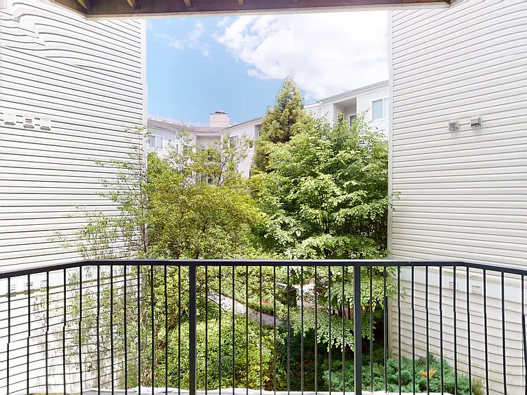 20 Lambourne — Photo 70
