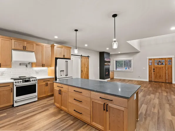 17008 Sharp Dr, Bend, OR 97707