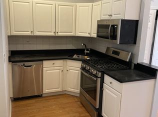 1131 W Madison St APT 3, Chicago, IL 60607