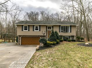 24293 Forestview Dr, Columbia Station, OH
