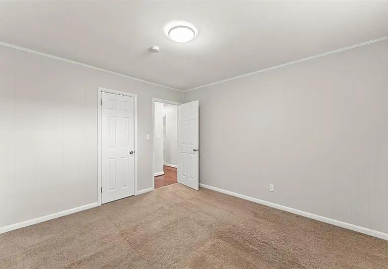 2352 Elmwood Cir SE — Photo 28
