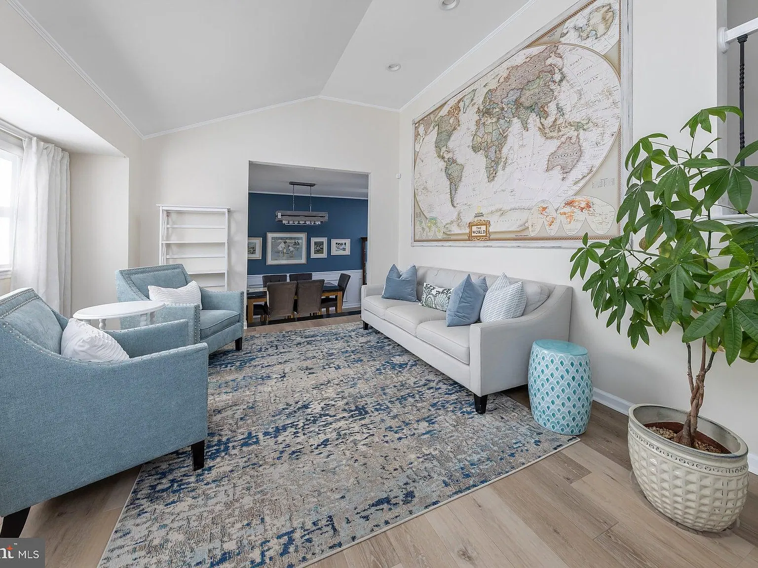4 bed, 2.0 bath, 1591 sqft, $3,000 — Photo 3