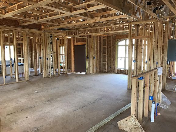 4th image of 939 Springland Dr #183