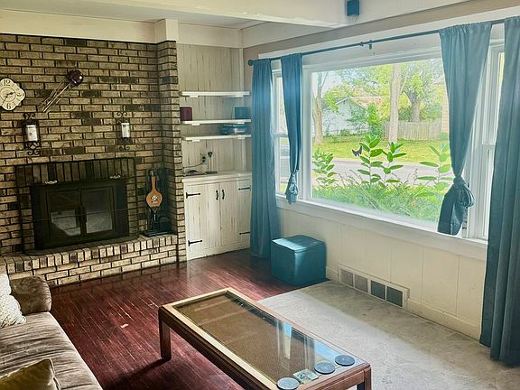 3rd image of 176 Tilton Park Dr