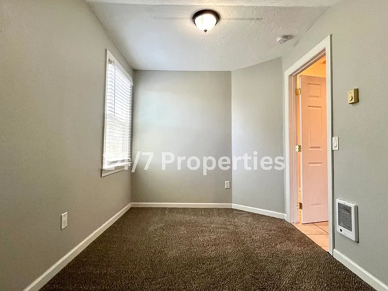 506 E Main St #2 — Photo 8