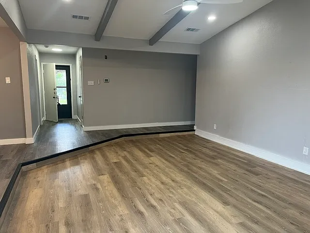 2309 Lancaster Dr — Photo 17