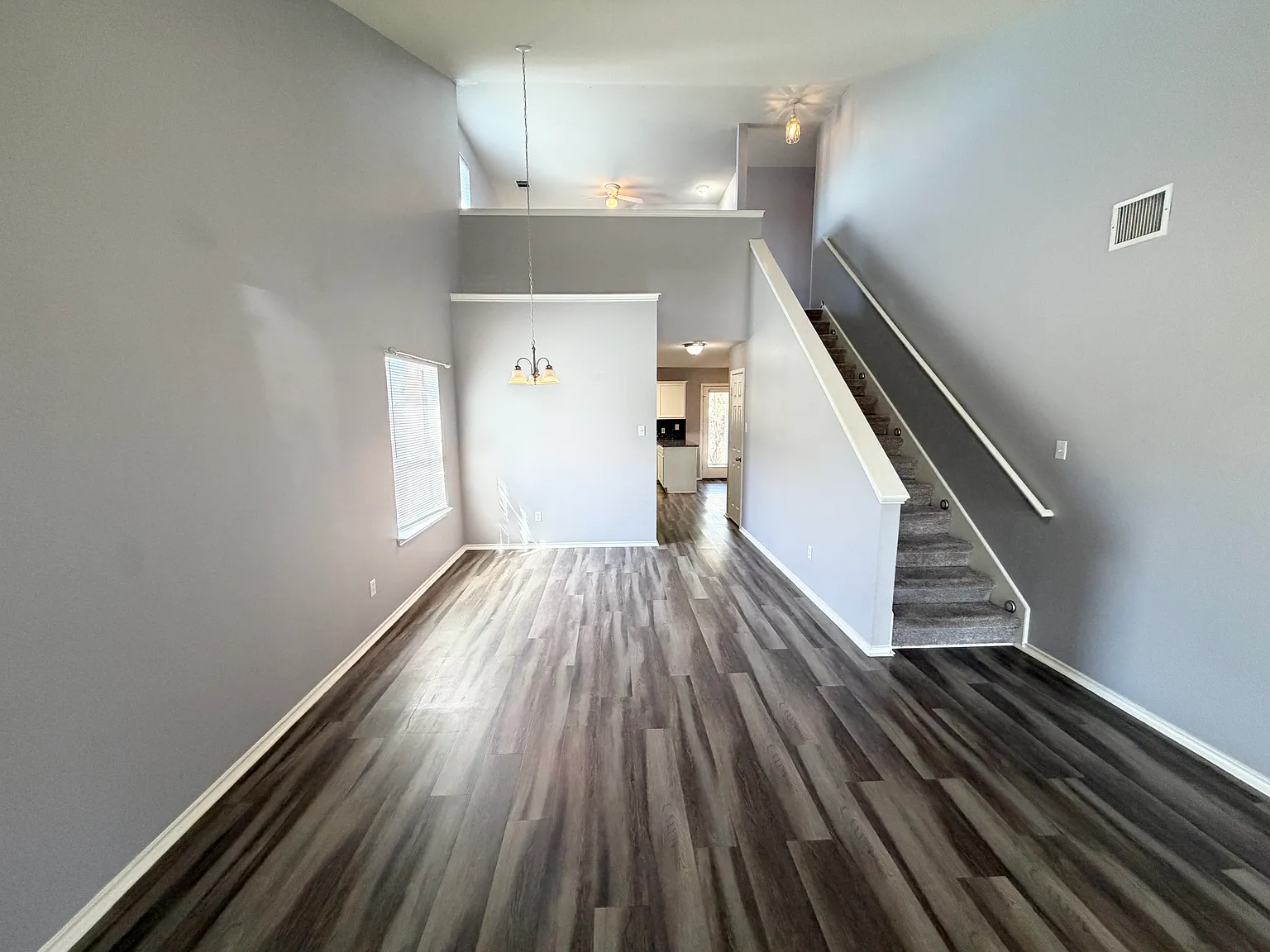 3 bed, 2.5 bath, 2041 sqft, $2,250 — Photo 3