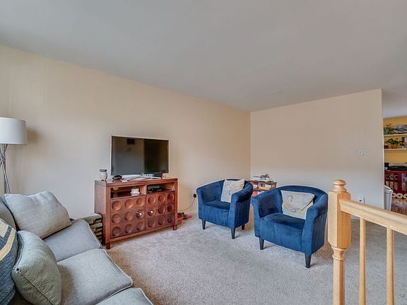 4th image of 206 Dundee Pl