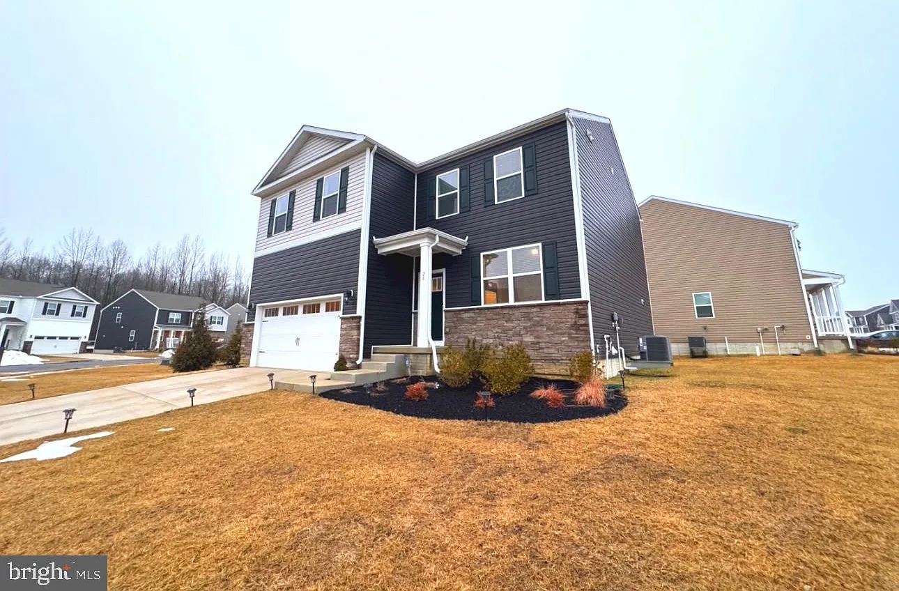 5 bed, 3.5 bath, 3068 sqft, $3,750 — Photo 2