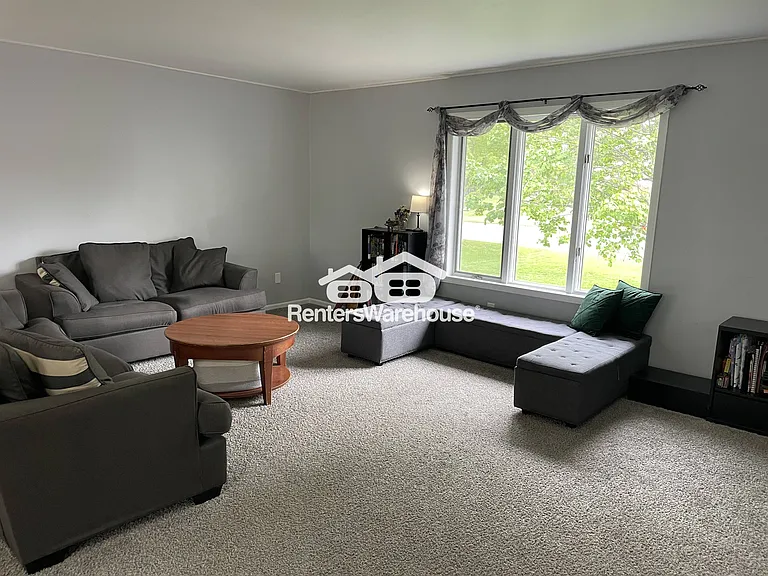 650 Willow St — Photo 5