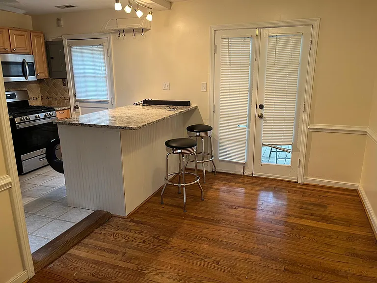 8516 Wetherly Dr — Photo 11