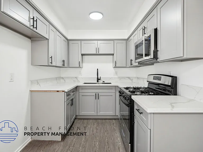 5447 Norwalk Blvd — Photo 11