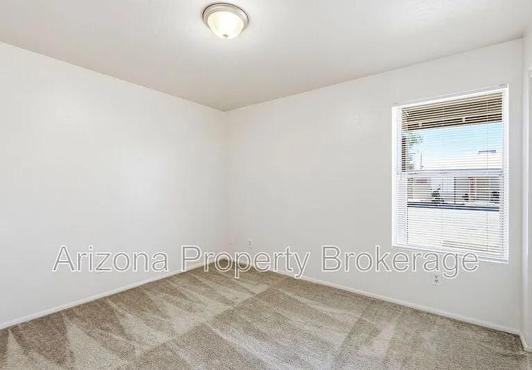 1625 N Date #18 — Photo 13