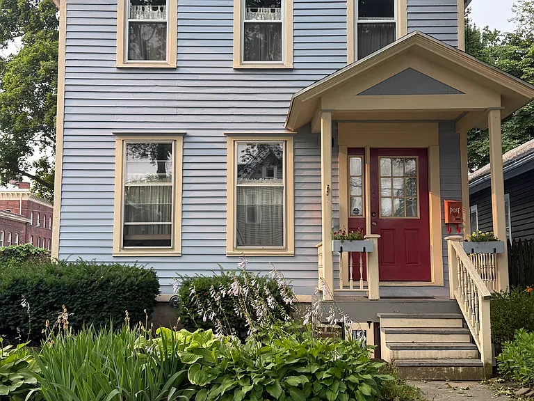 39 Hamilton St #2 — Photo 1