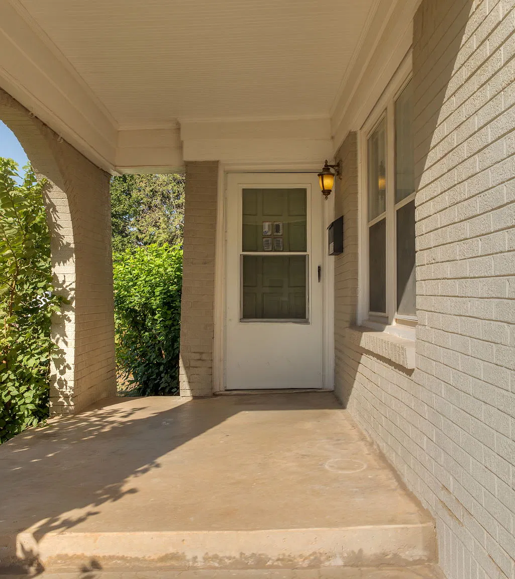 2 bed, 956 sqft, $1,300 — Photo 3