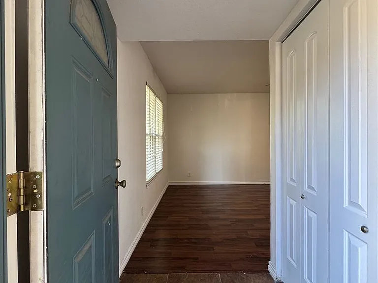 10115 Sahara St — Photo 2