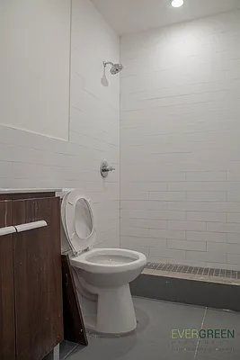 Rented by ERNY LLC | media 16