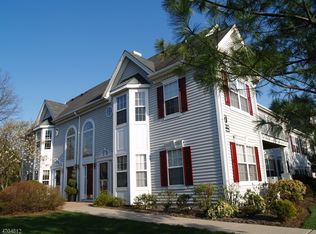 732 Magnolia Ln, Branchburg, NJ 08876