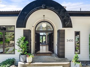 3450 SW Doschview Ct, Portland, OR 97239