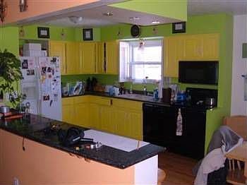 3rd image of 7031 Pickway Dr