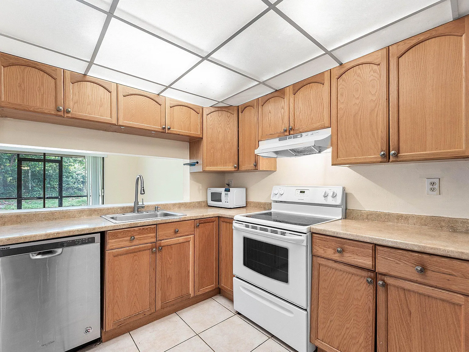 3 bed, 2.5 bath, 1500 sqft, $2,650 — Photo 3