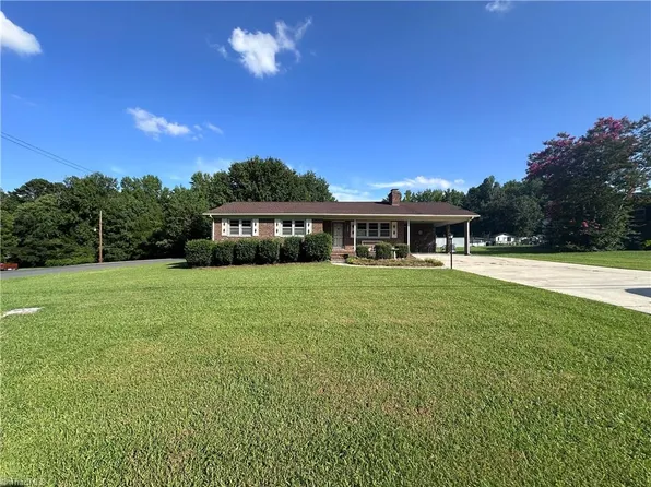 2213 Old Farmer Rd, Asheboro, NC 27205