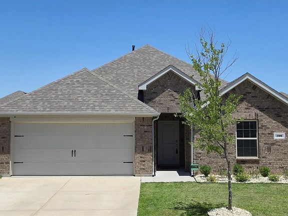 2nd image of 706 Spur Rdg