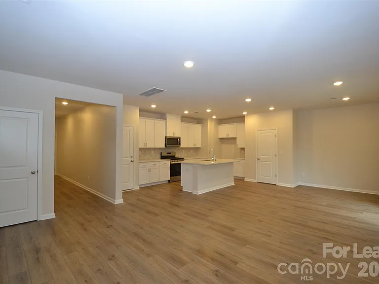 182 Guardian Gate Dr — Photo 5