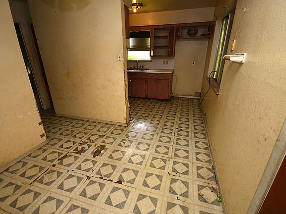 3rd image of 1529 Madrid Dr
