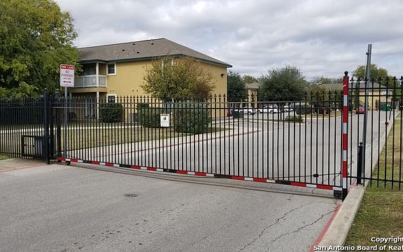 4th image of 1875 Thompson Pl APT 4201