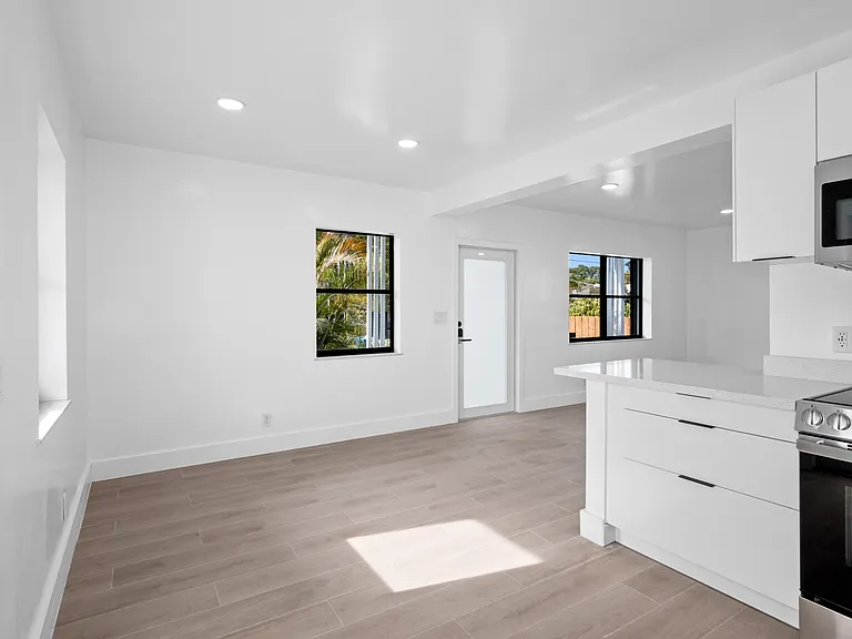 442 NE 71st St #1 — Photo 9