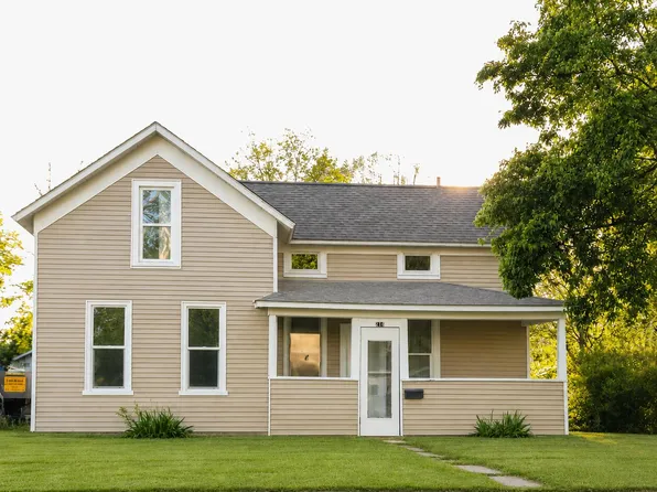 214 N 4th St, Sturgis, MI 49091