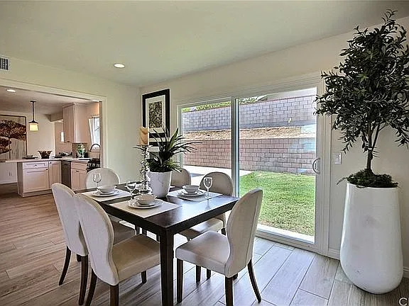 3 bed, 2.0 bath, 1524 sqft, $2,739 — Photo 4