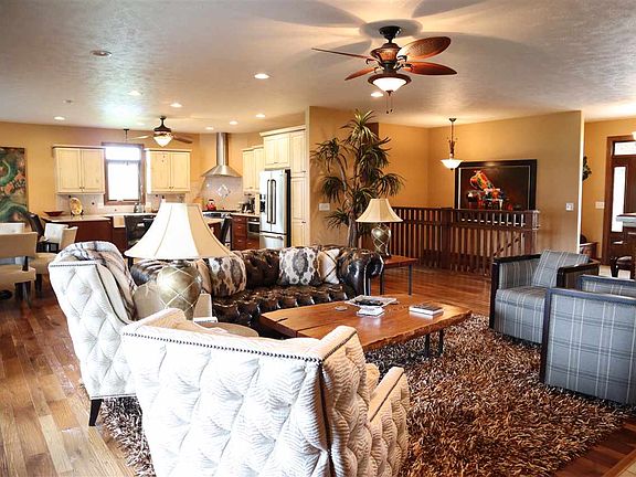 4th image of 2103 Hillpointe Way