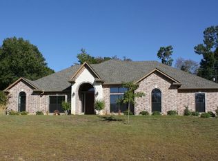 240 Towering Oaks Mdws, Longview, TX 75602