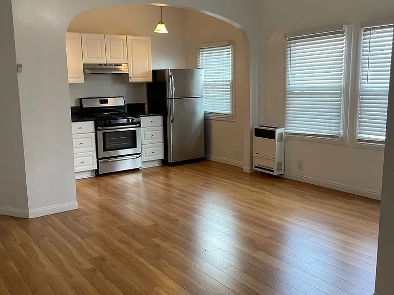 "Lofts @ Larchmont"- Lofts at Larchmont LLC — Photo 7