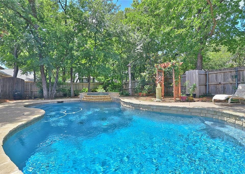 1st image of 6433 Parkmont Dr