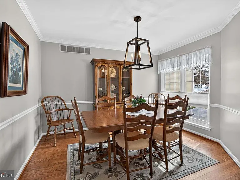 419 Country Club Dr — Photo 4