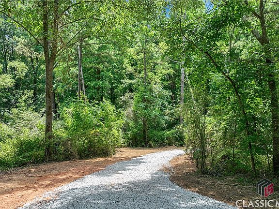 3rd image of 20 Hawk Creek Trail