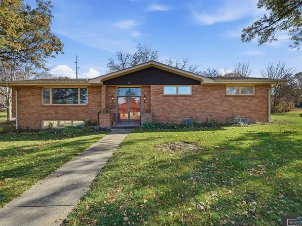 1722 N 11th St, Beatrice, NE 68310