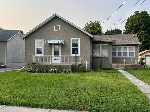 2311 7th St, Peru, IL 61354