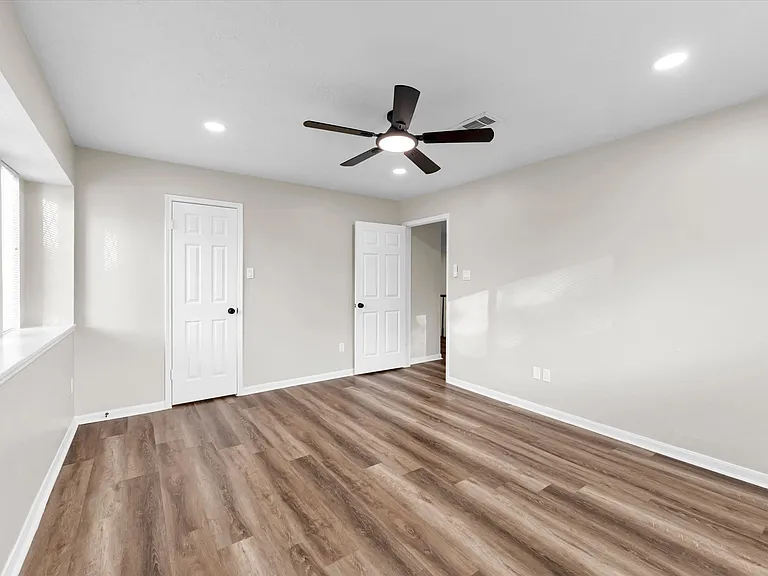 8102 Autumn Willow Dr — Photo 42