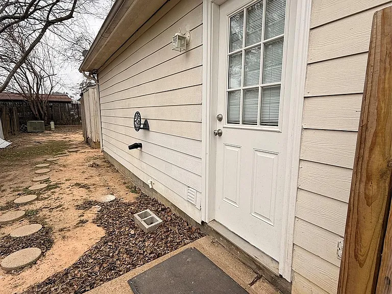 320 Willowick St — Photo 13