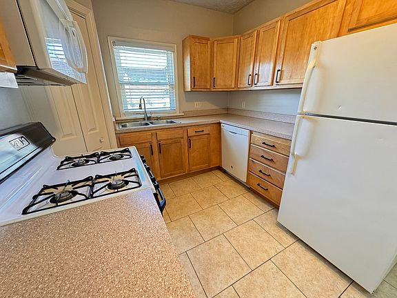 4th image of 925 S 14th St APT 1
