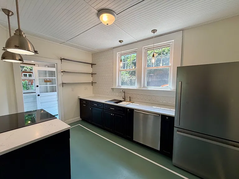 72 Buchanan Ave — Photo 17