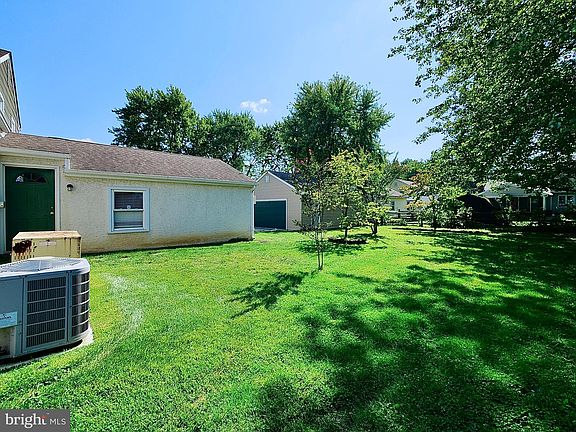 3rd image of 4534 School Ln