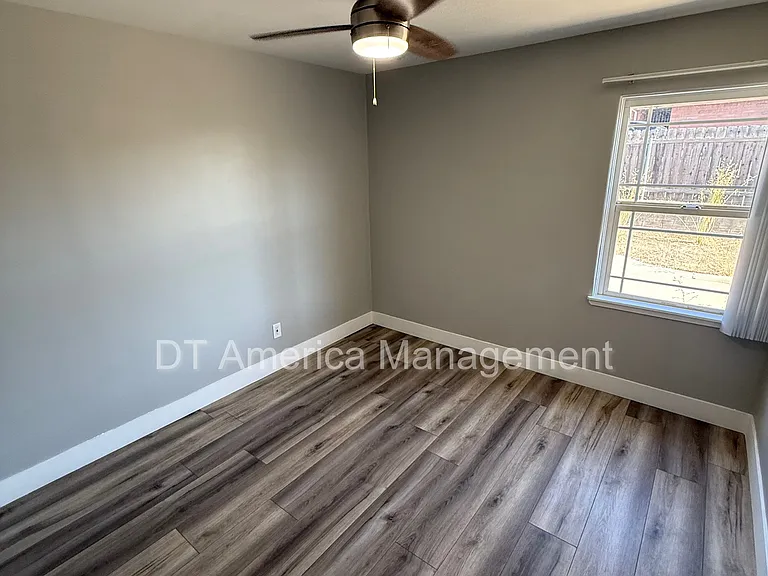 6405 Zena Dr — Photo 33