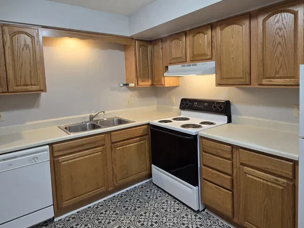 8452 Monroe St APT 3, Omaha, NE 68127