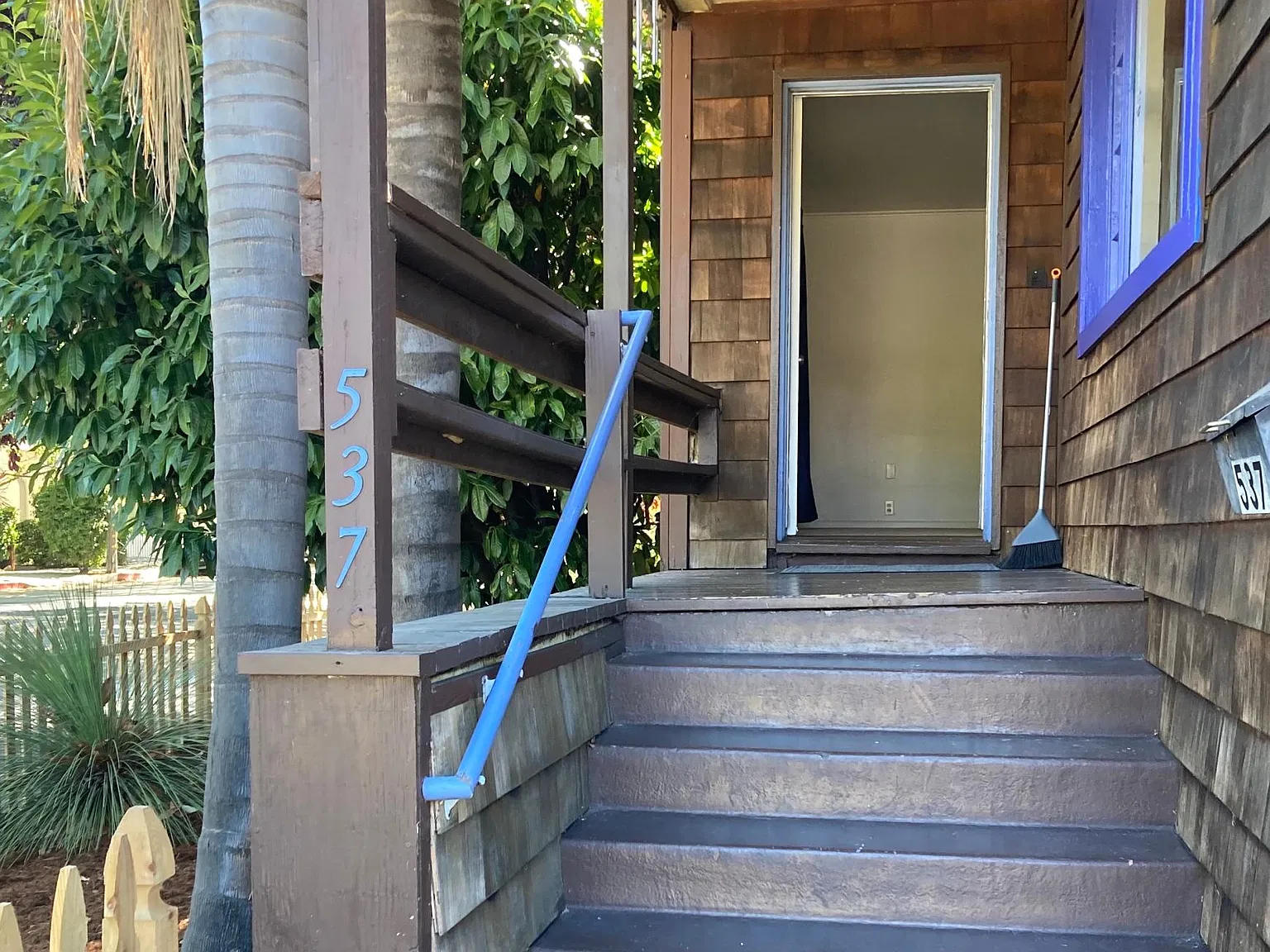 2 bed, 950 sqft, $3,300 — Photo 3