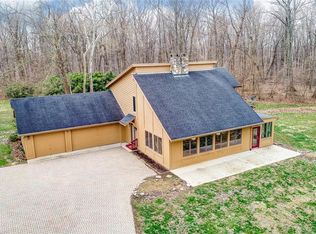1061 Ward Rd, Wilmington, OH 45177